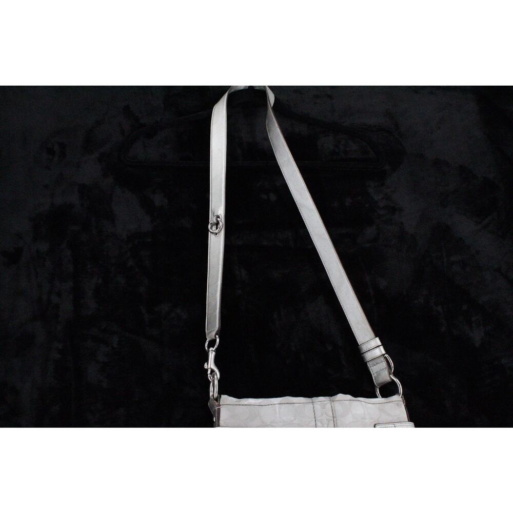 Coach Signature Jacquard Canvas Leather Shoulder Bag F17088 Buckle Silver Y2K - Picture 5 of 10